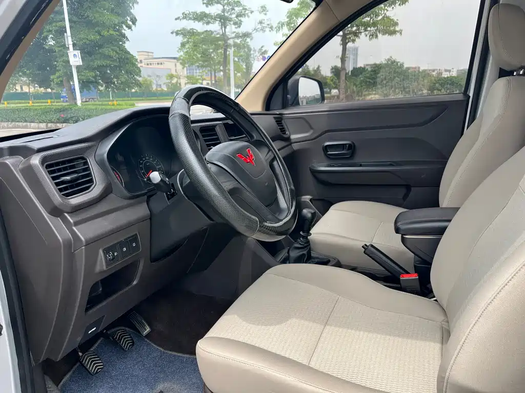 Wuling Hongguang V 1.5 L Power Take Electric Assist LAR