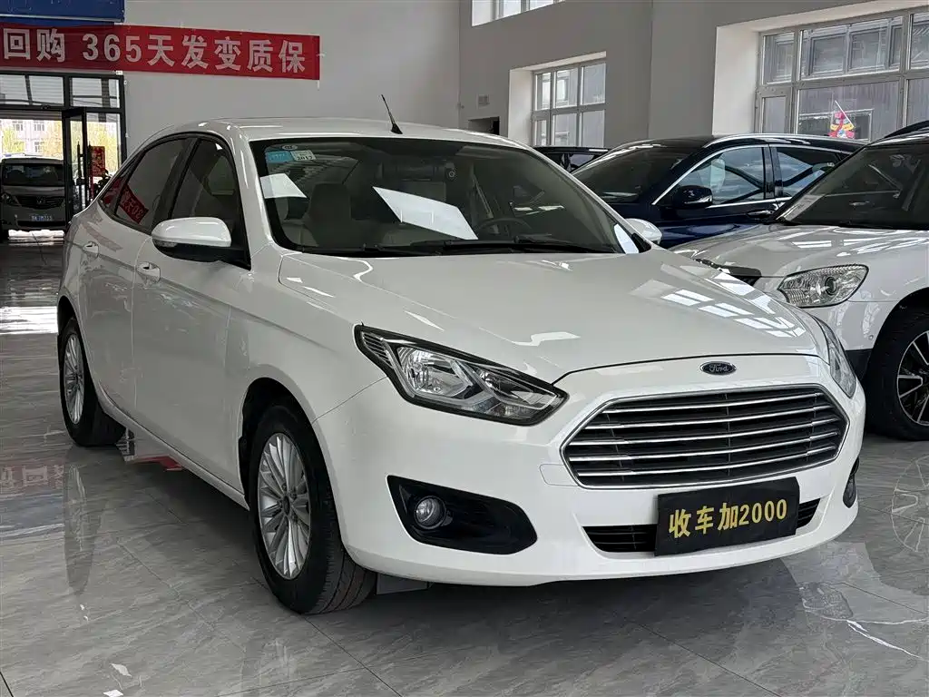 Escort 1.5 L Auto Comfort