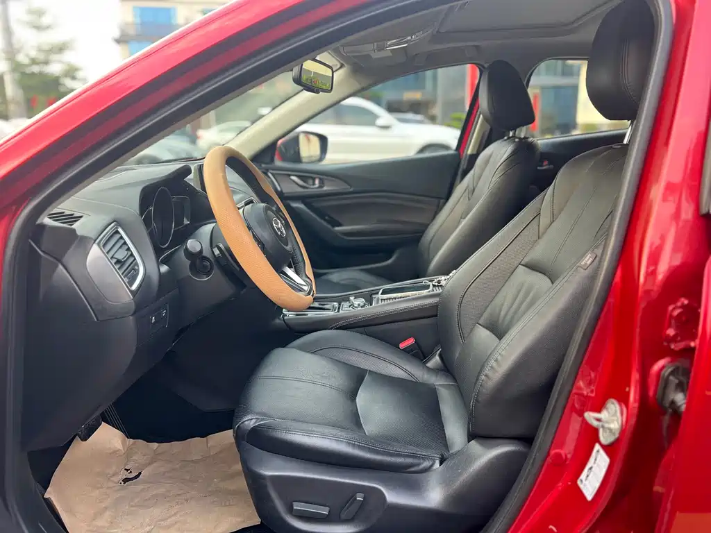 Mazda 3 Axela Hatchback 2.0 L Auto Sport CN-V
