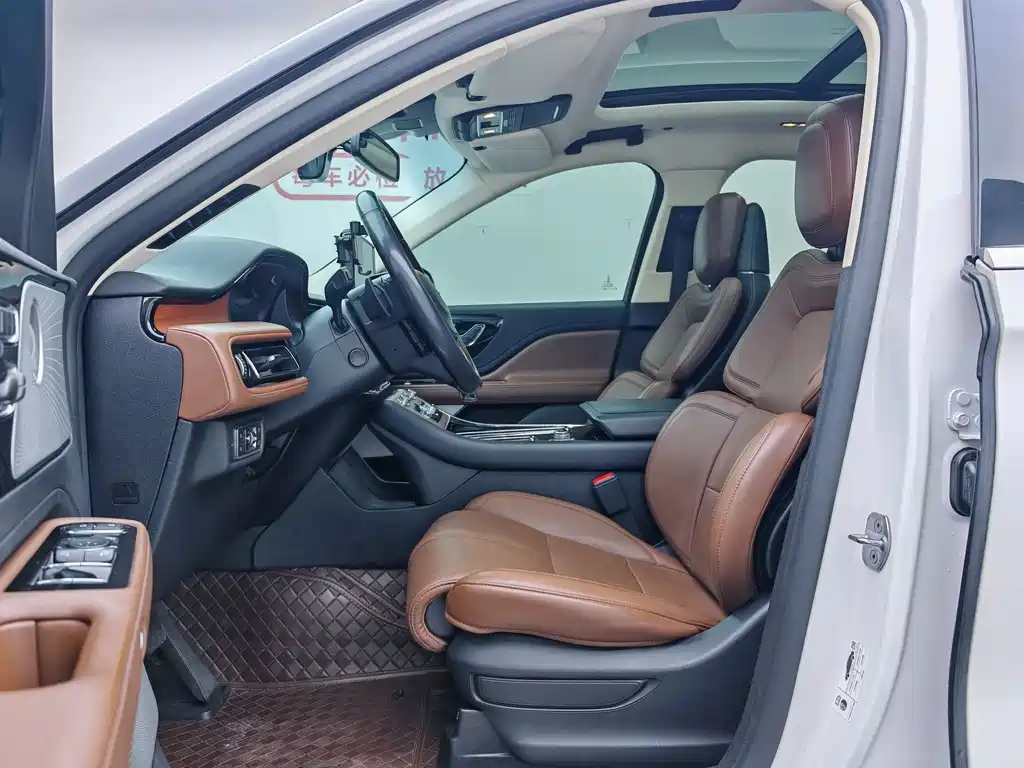 Aviator 3.0 T V6 4 WD Executive