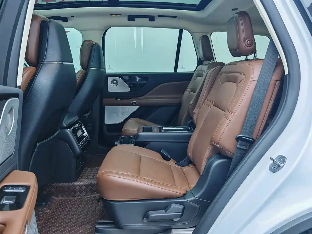 Aviator 3.0 T V6 4 WD Executive