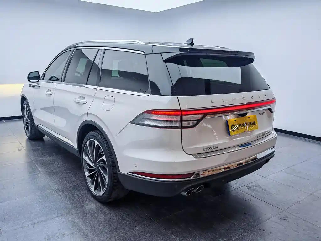 Aviator 3.0 T V6 4 WD Executive