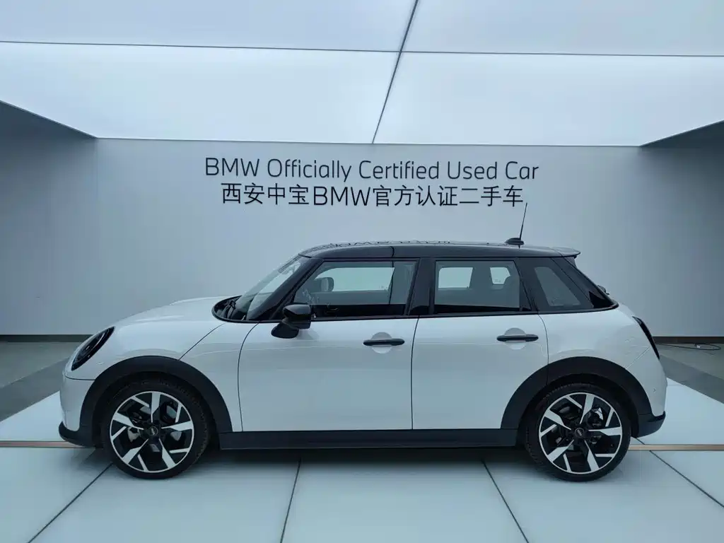 MINI 2.0 T COOPER S Artist 5-door