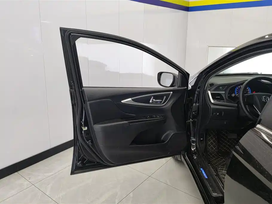 Crider 1.8 L CVT Comfort