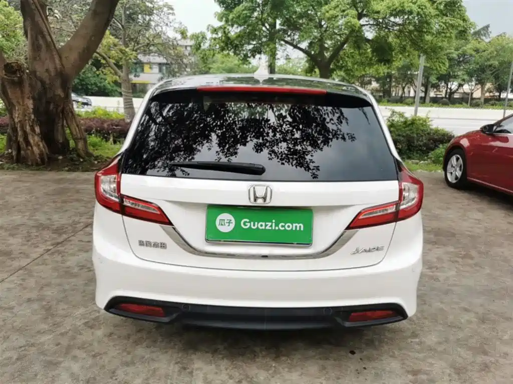 Jade 1.8 L Auto Comfort Elite 5-seat