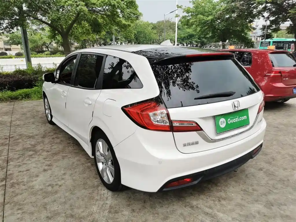 Jade 1.8 L Auto Comfort Elite 5-seat
