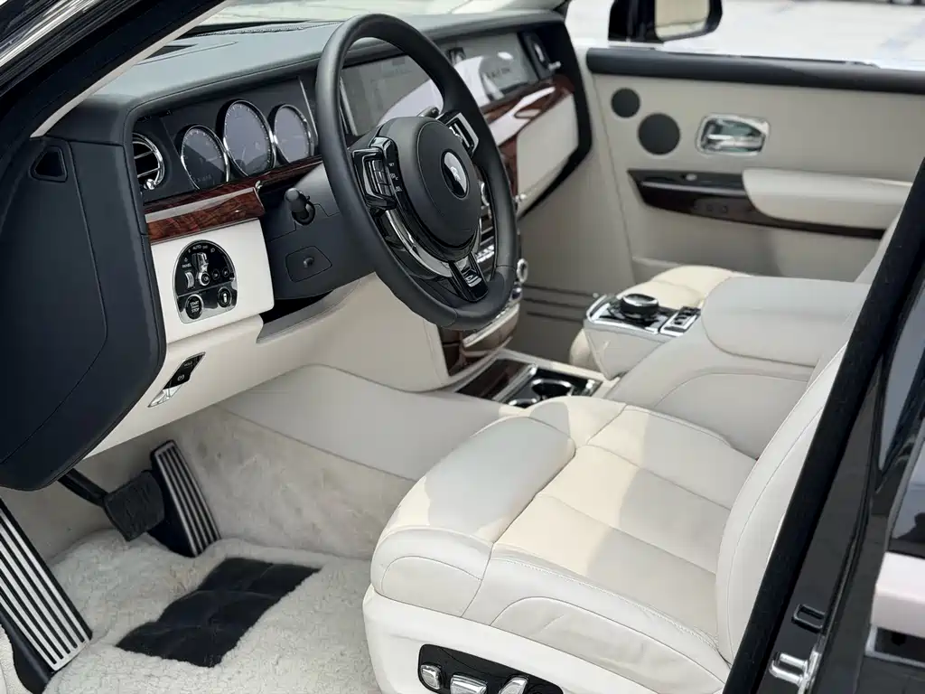 Phantom 6.7 T LWB Range