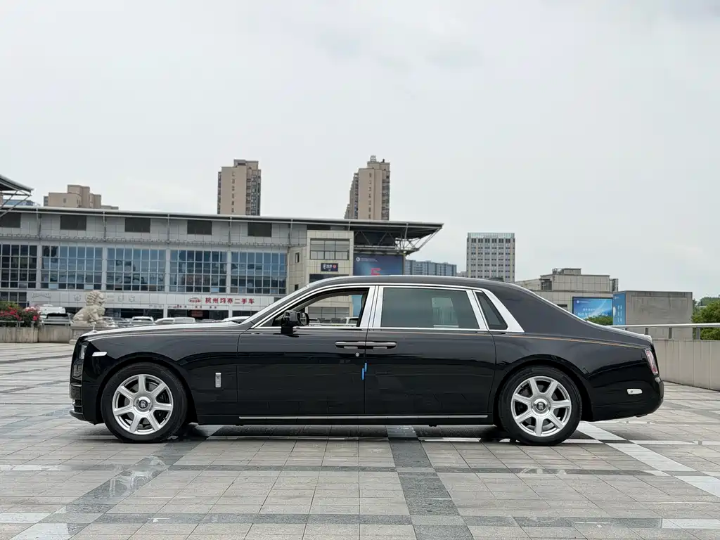 Phantom 6.7 T LWB Range