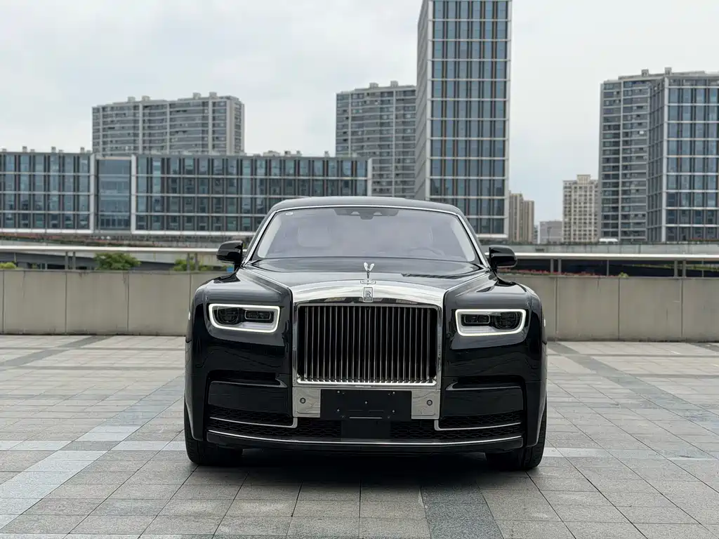 Phantom 6.7 T LWB Range
