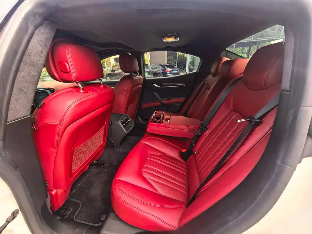 Ghibli 3.0 T Standard
