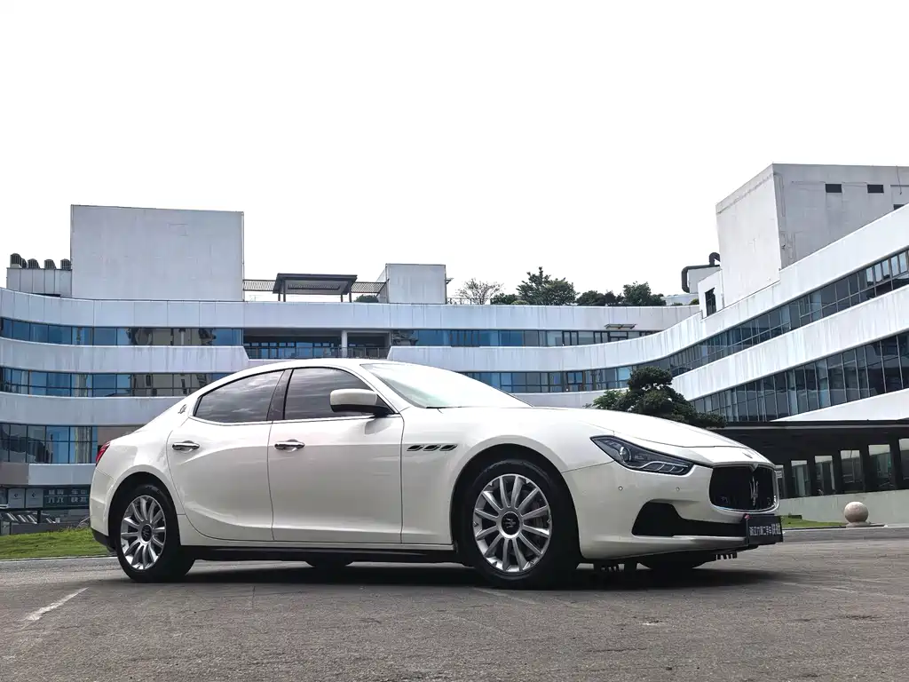 Ghibli 3.0 T Standard