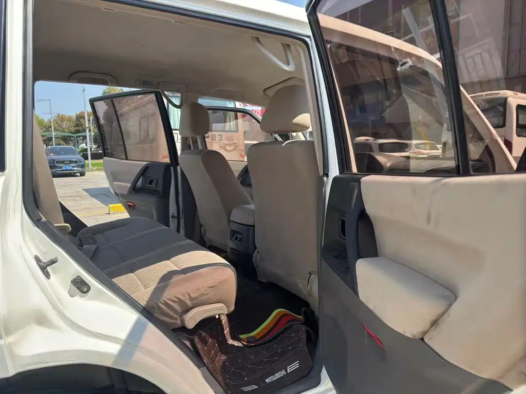 Pajero 帕杰罗 2011款 V73 3.0 L MT GLS