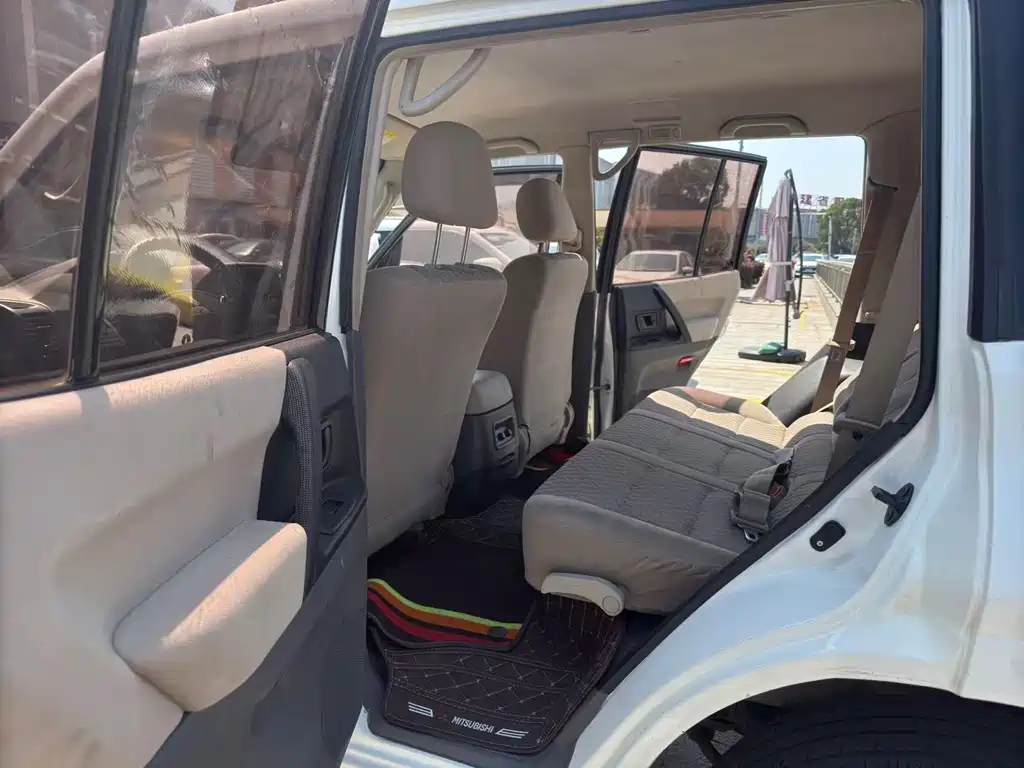Pajero 帕杰罗 2011款 V73 3.0 L MT GLS