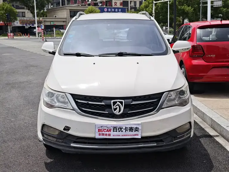 Baojun 730 1.5 L Manual Comfort 7-seat CN-V