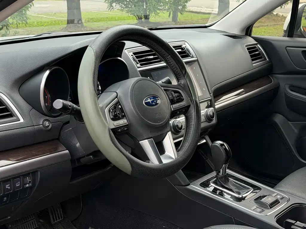 Outback 2.5 i Luxury Navigation