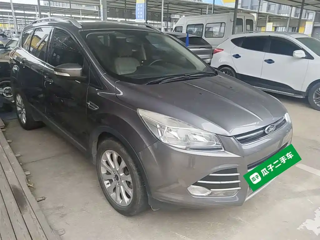Kuga 1.6 L GTDi 4 WD Elite