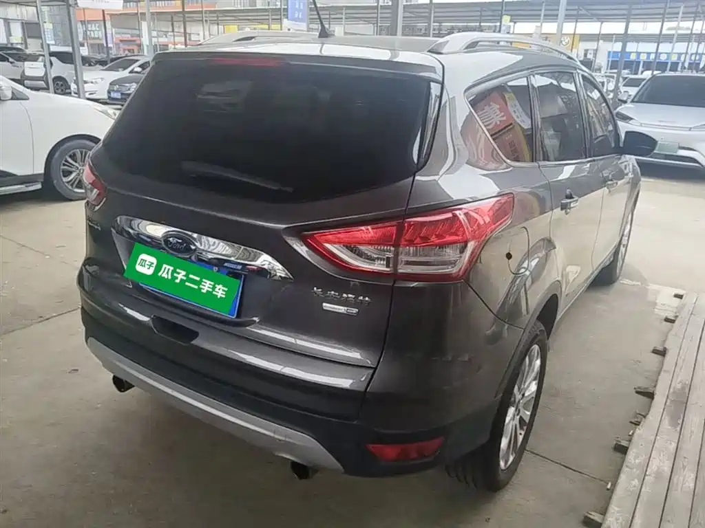 Kuga 1.6 L GTDi 4 WD Elite