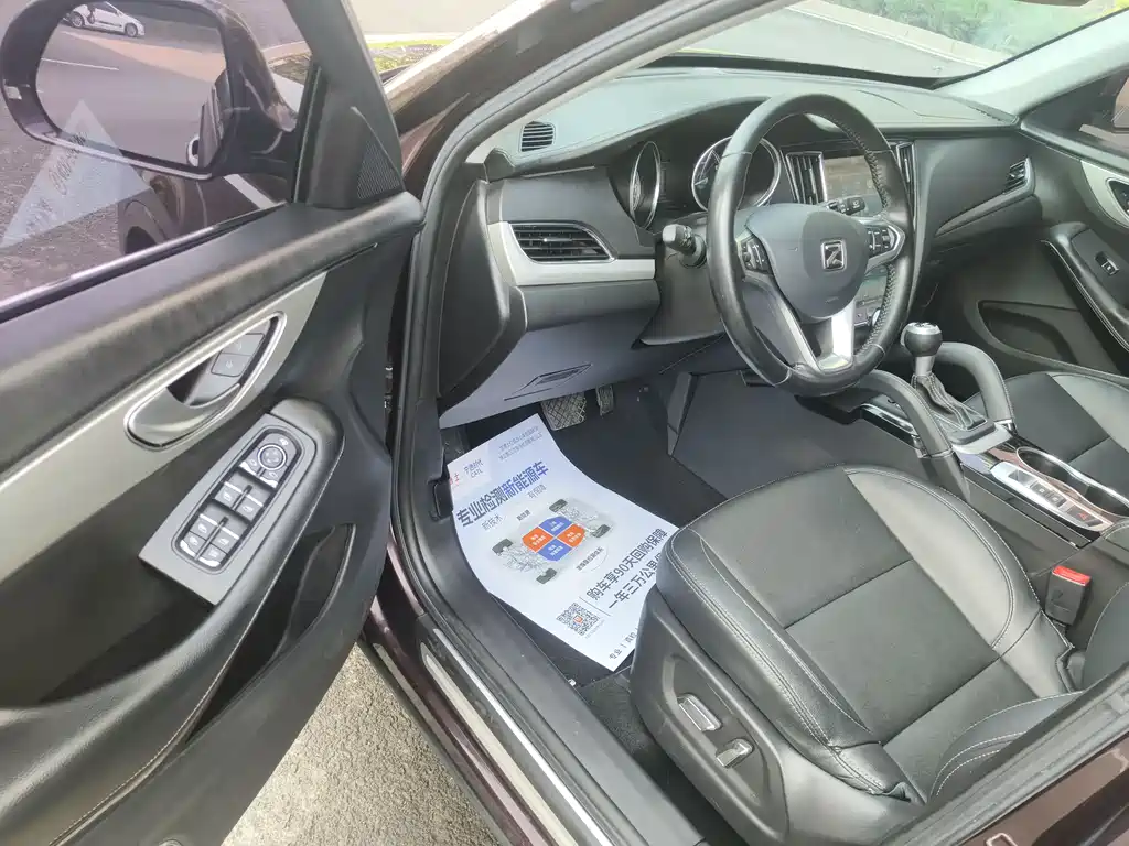 Zotye SR7 众泰SR7 2016款 1.5 T CVT魔方之心版 国V