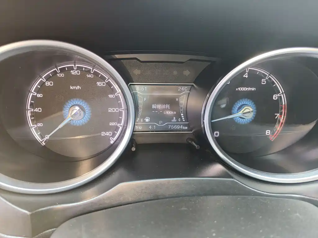 Zotye SR7 众泰SR7 2016款 1.5 T CVT魔方之心版 国V