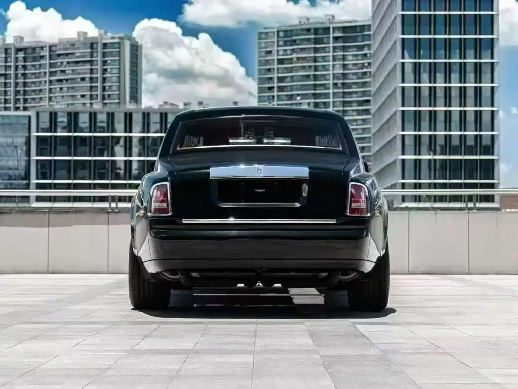 Phantom 6.7 L Extended EWB