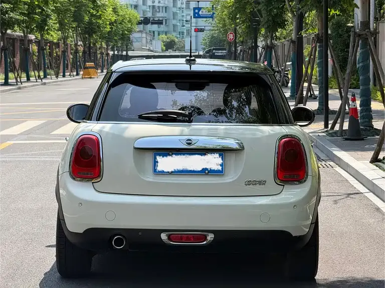 MINI 1.5 T COOPER SEVEN 5-door