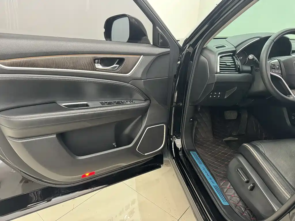 Avancier 240 TURBO 2 WD Premium