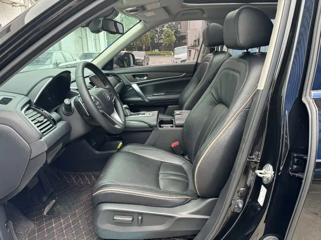 Avancier 240 TURBO 2 WD Premium