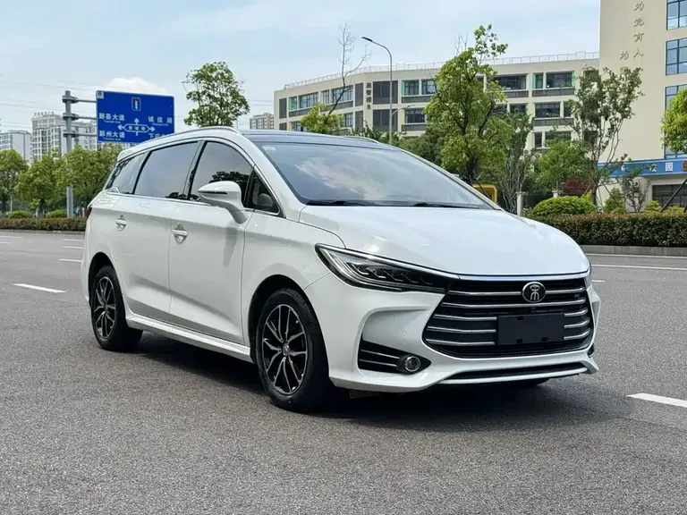 BYD Song MAX 1.5 T Auto Connected Distinguished 7-seat