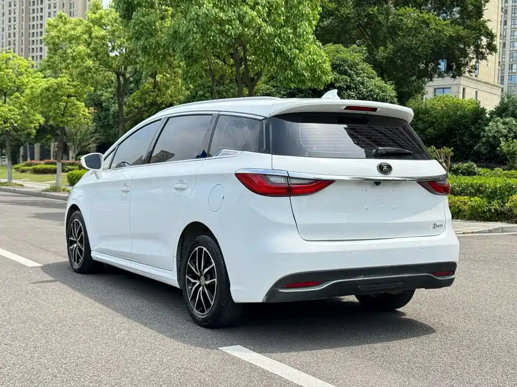 Song MAX 1.5 T Auto Connected Distinguished 7-seat