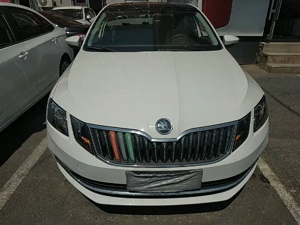 Octavia TSI230 DSG Luxury