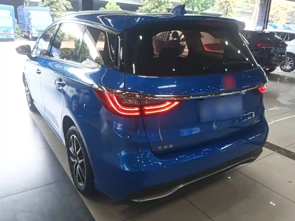 Song MAX 1.5 T Auto Connected Elite 7-seat