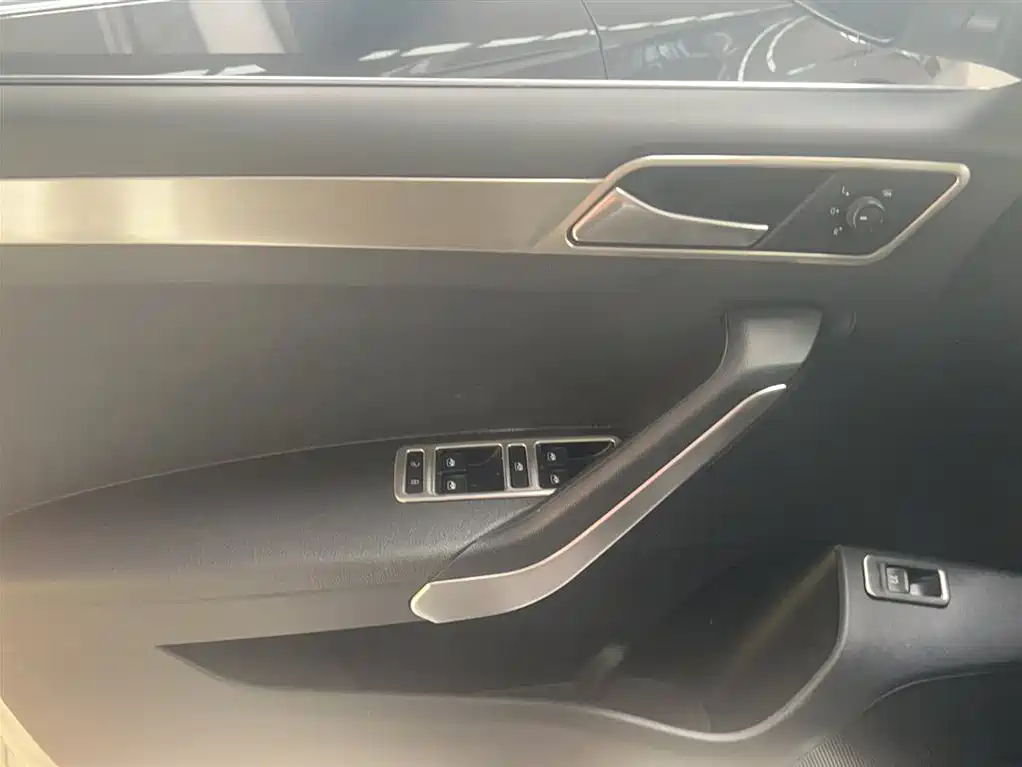 Jetta 1.4 L Manual Fashion