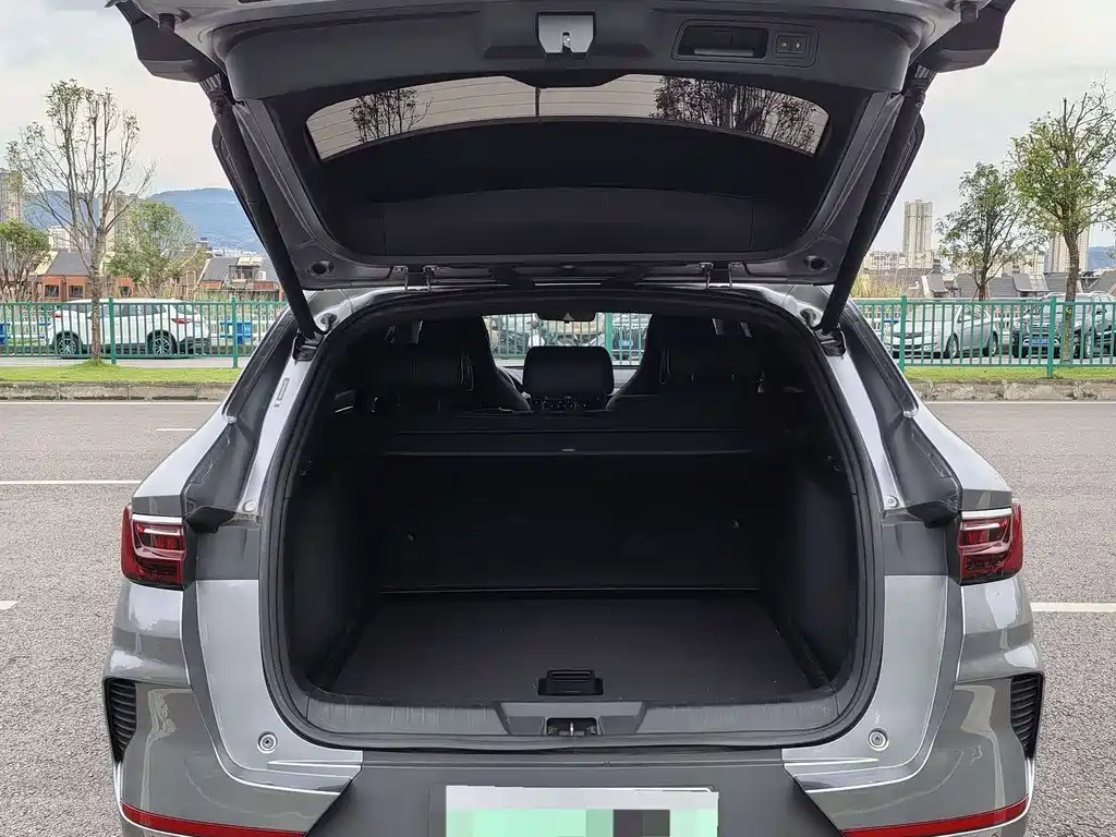 Song PLUS NEV DM-i 110 KM Flagship PLUS