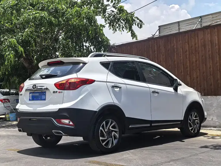 JAC Refine S3 1.5 L CVT Luxury Smart