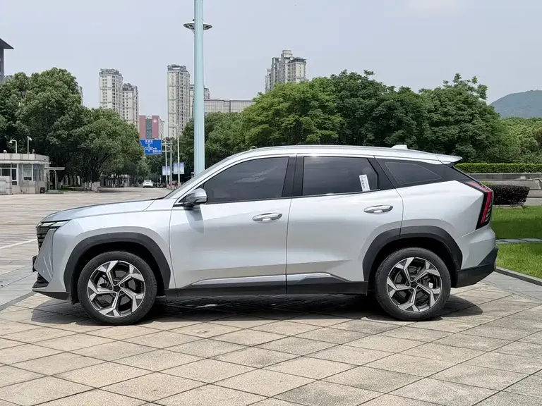 Geely Boyue L 1.5 TD DCT Distinguished