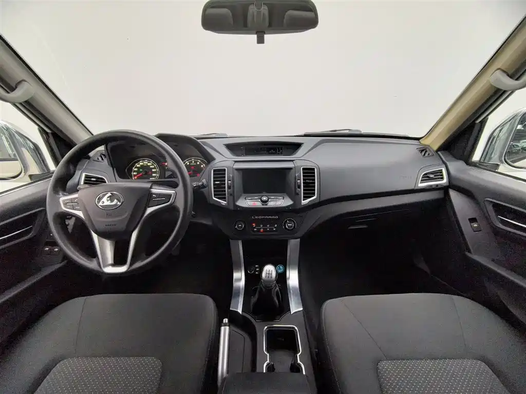 Leopaard Q6 2.4 L Manual 4 WD Outstanding