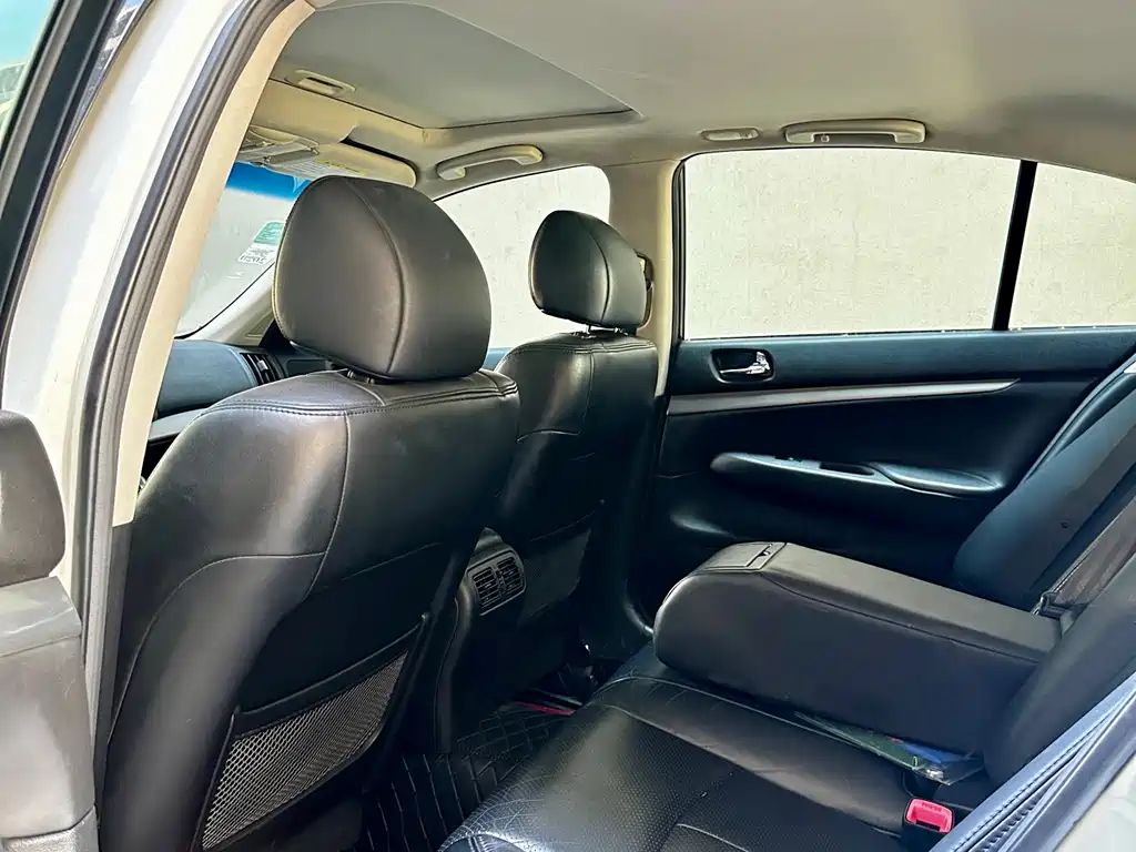Infiniti G Series G25 Sedan Luxury Sport