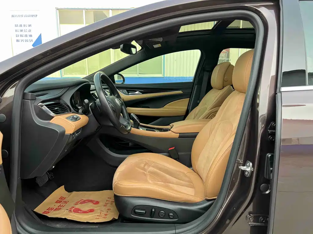 LaCrosse 28 T Luxury