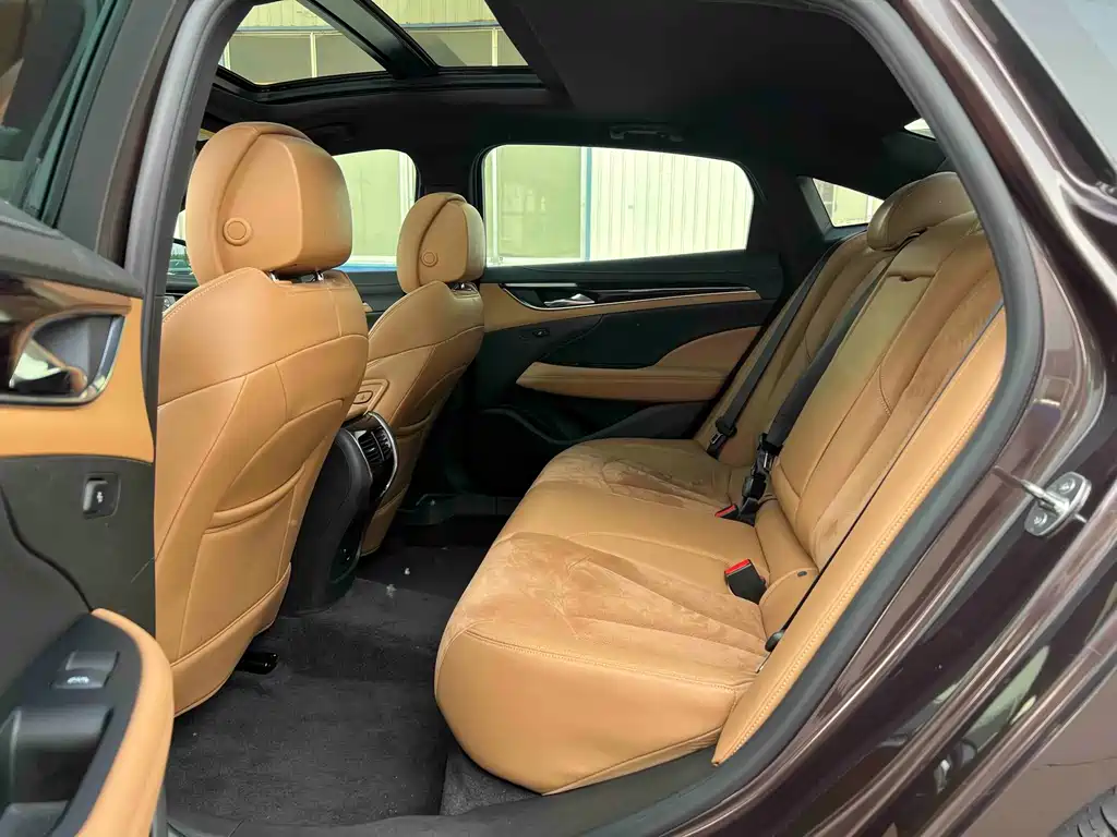 LaCrosse 28 T Luxury