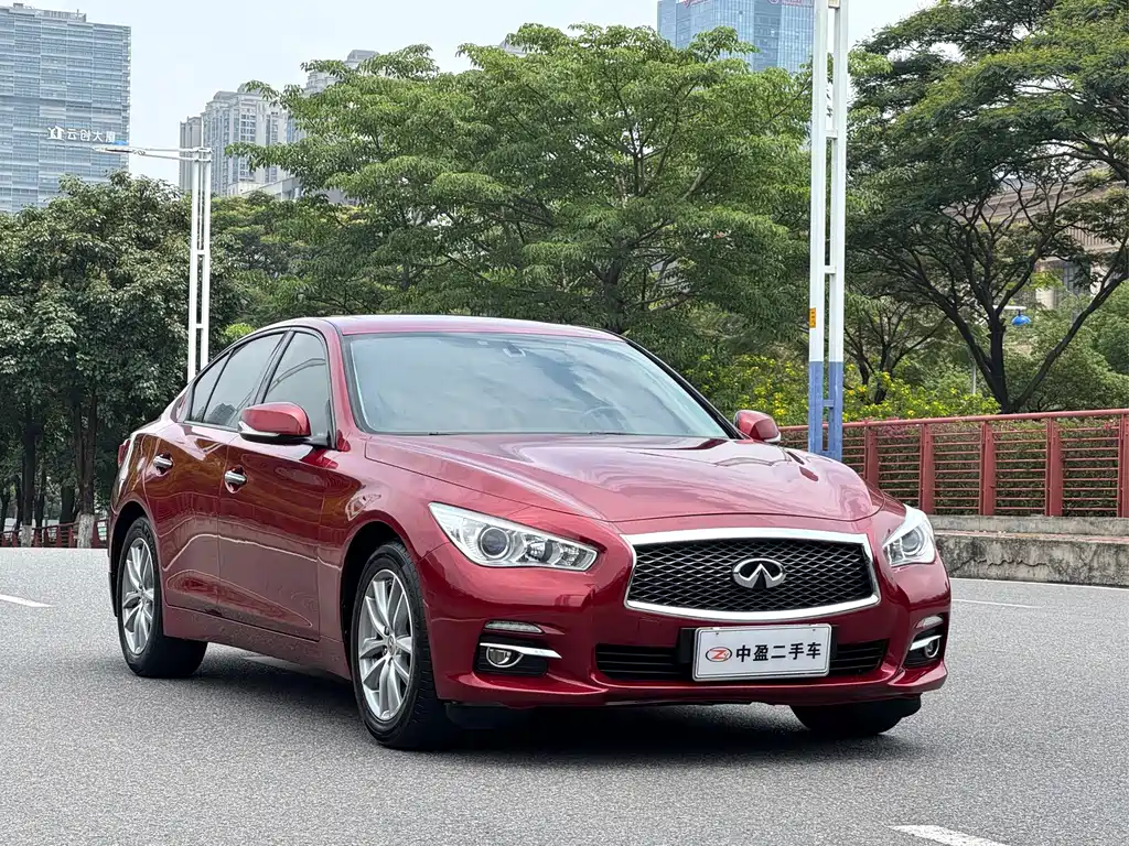 Infiniti Q50 2.0 T Comfort