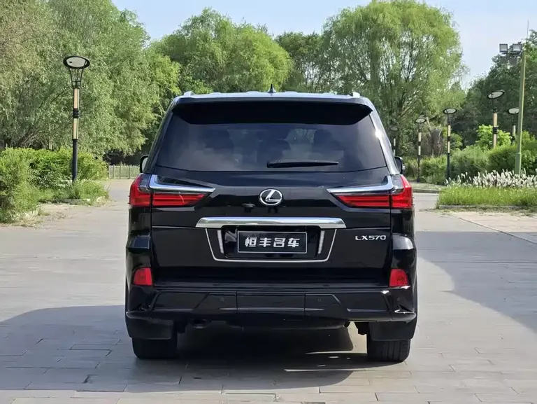 Lexus LX 570 Dynamic Luxury