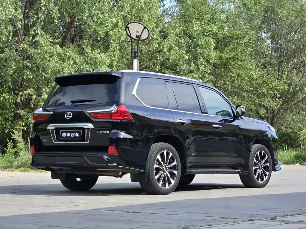 Lexus LX 570 Dynamic Luxury