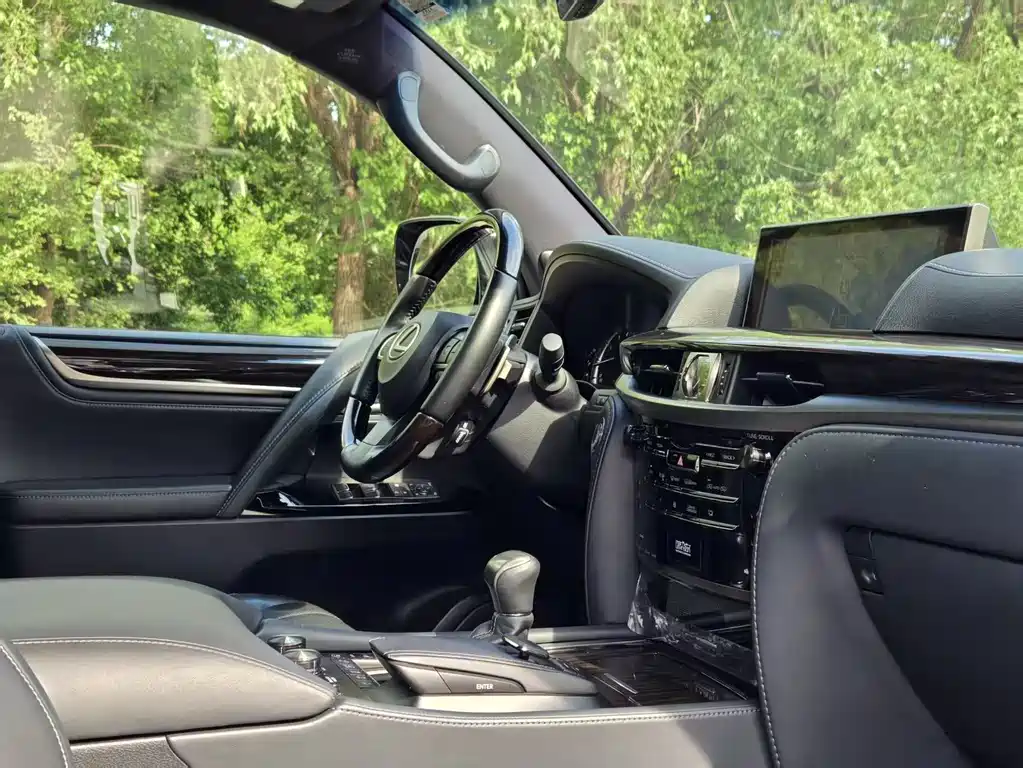 Lexus LX 570 Dynamic Luxury
