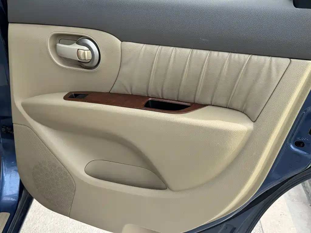 Geniss 1.8 L Auto Comfort