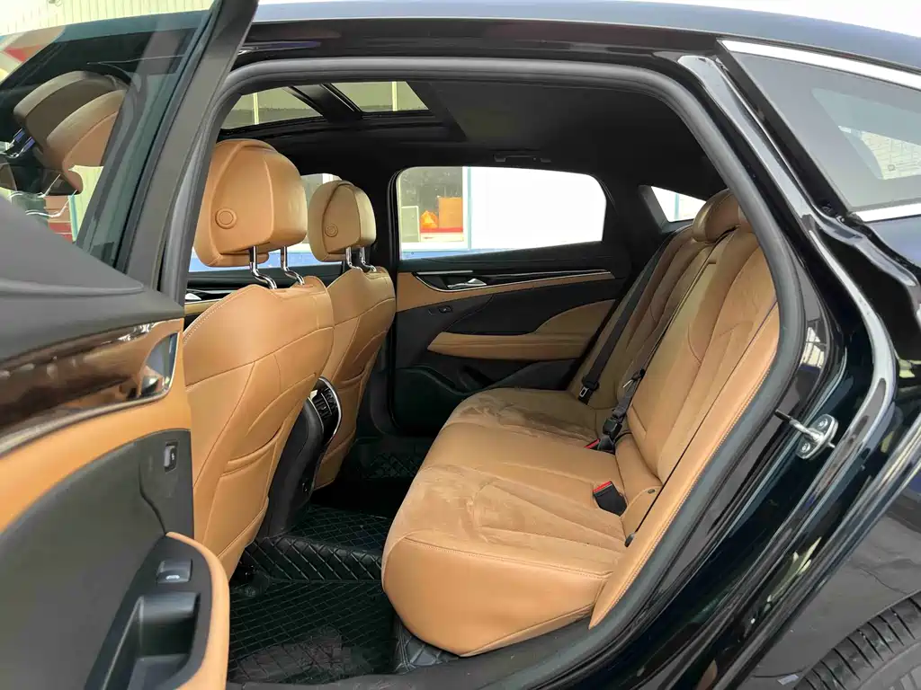 LaCrosse 28 T Luxury