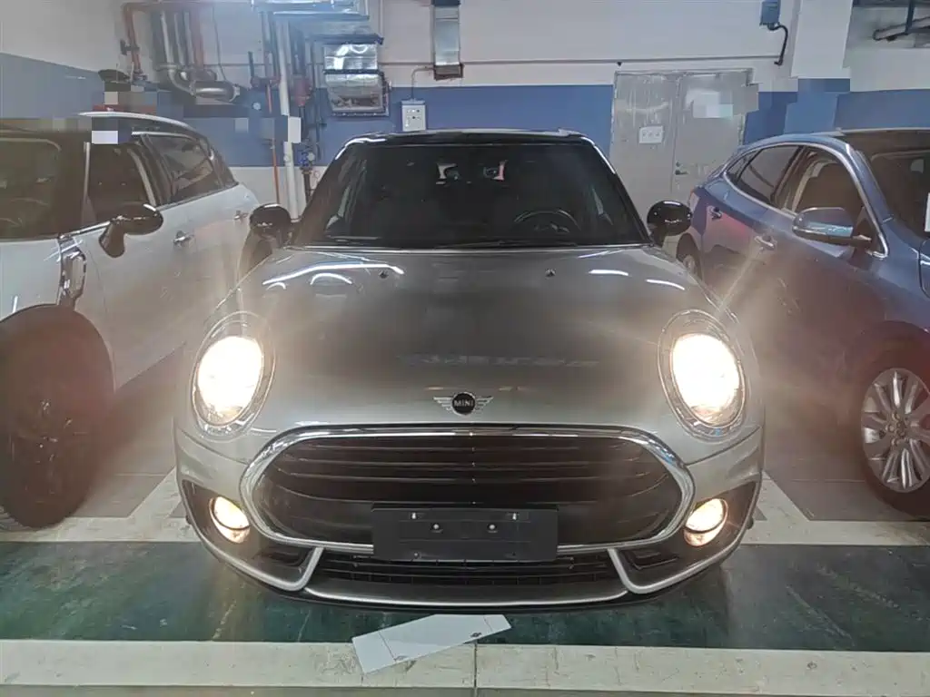 MINI CLUBMAN Facelift 1.5 T COOPER Connoisseur