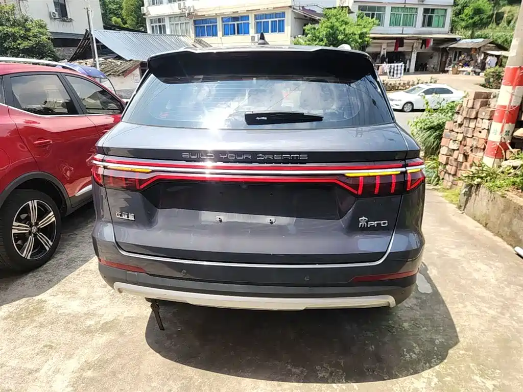 Song Pro 1.5 T Auto Luxury