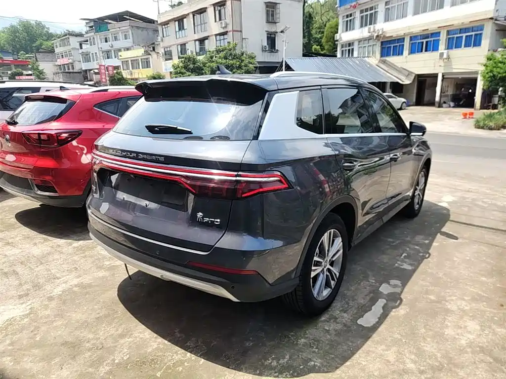 Song Pro 1.5 T Auto Luxury