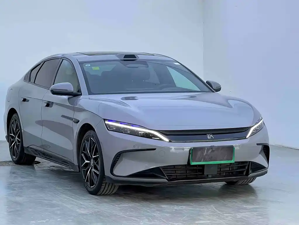 Han DM-i Smart Drive 125 KM Honored