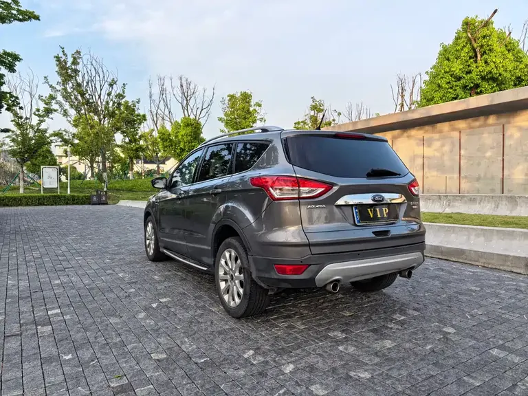 Ford Kuga 2.0 L GTDi 4 WD Elite